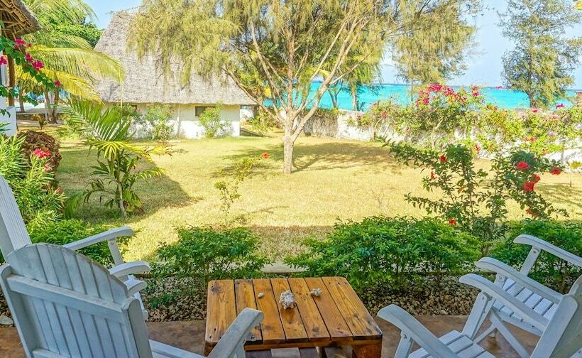اتاق لوکس با چشم‌انداز دریا, Tanzanite Beach Resort