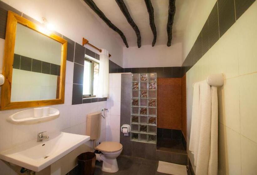اتاق لوکس با چشم‌انداز دریا, Tanzanite Beach Resort