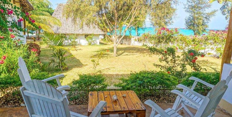 اتاق لوکس با چشم‌انداز دریا, Tanzanite Beach Resort
