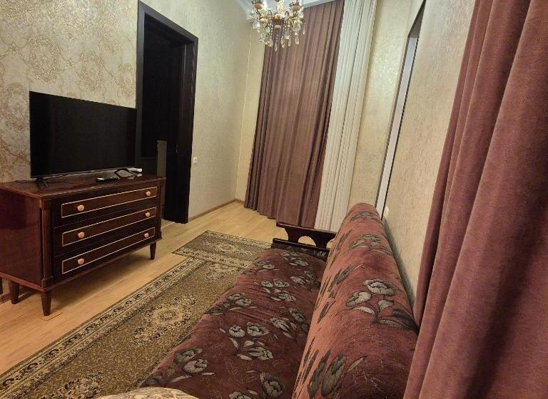 سوییت خانوادگی, Apartment Cozy House 1