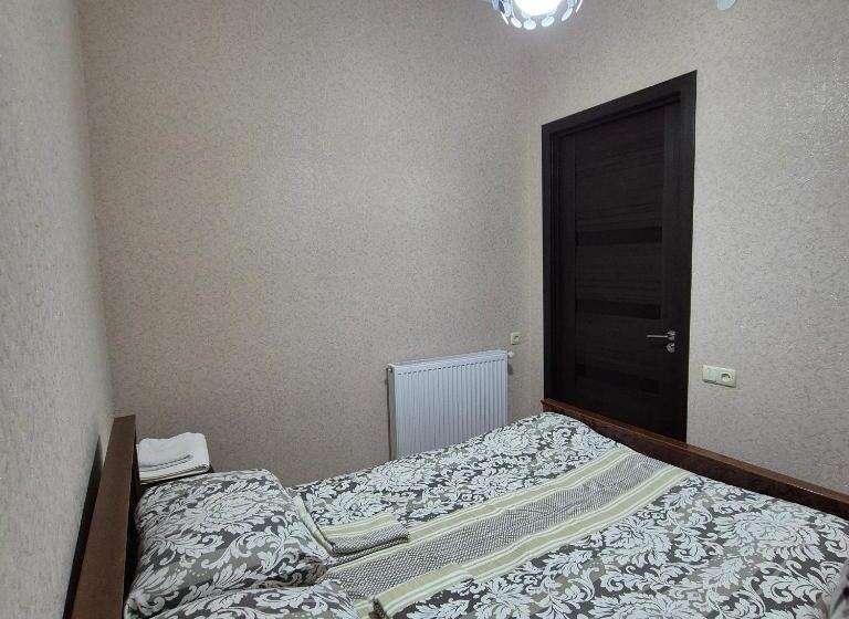 سوییت خانوادگی, Apartment Cozy House 1