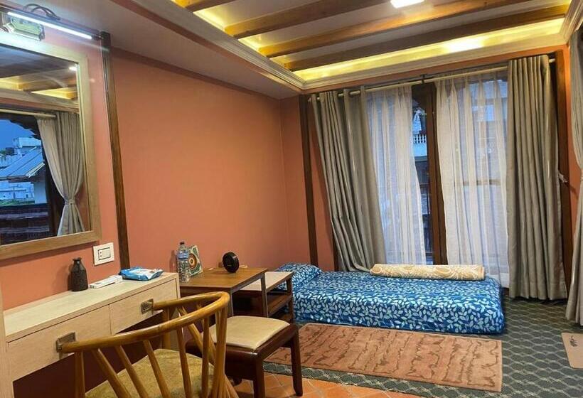 اتاق یک تخته با تراس, Nagadesh Homestay