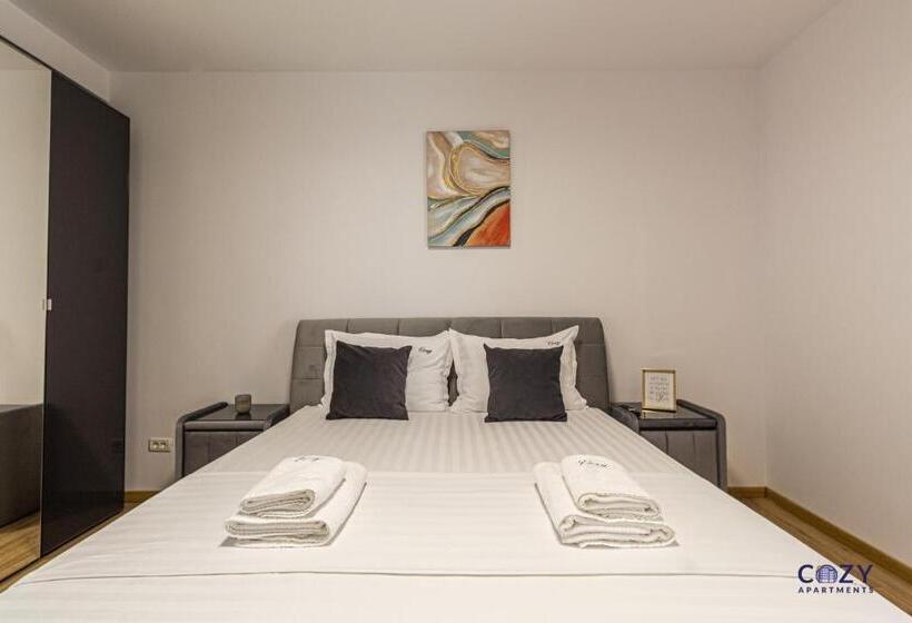 سوییت با چشم‌انداز کوه, Cozy Brand New Boutique Aparthotel Brasov