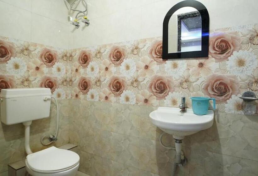 اتاق لوکس, Diya Lodge !! Near Toy Train Park !! New Digha !!