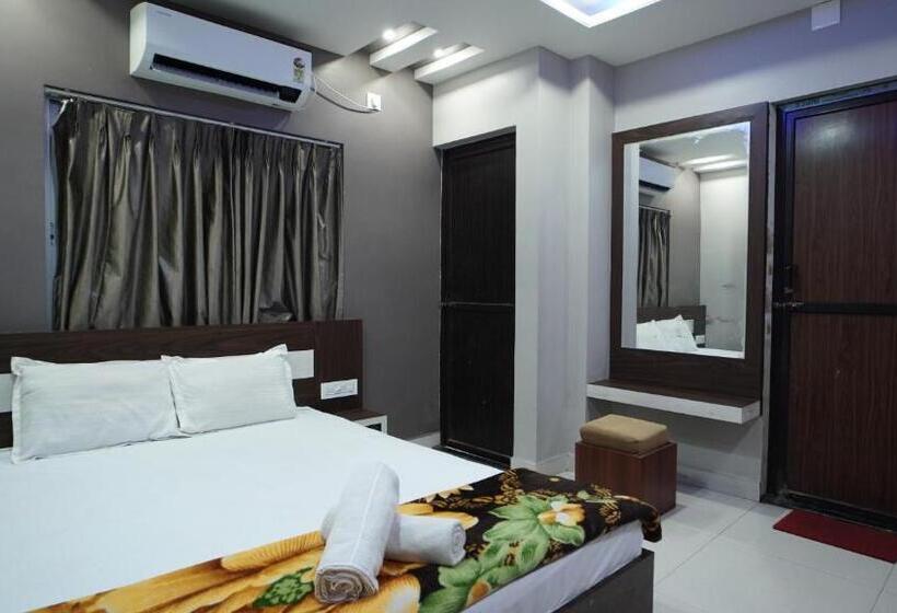 اتاق لوکس, Diya Lodge !! Near Toy Train Park !! New Digha !!