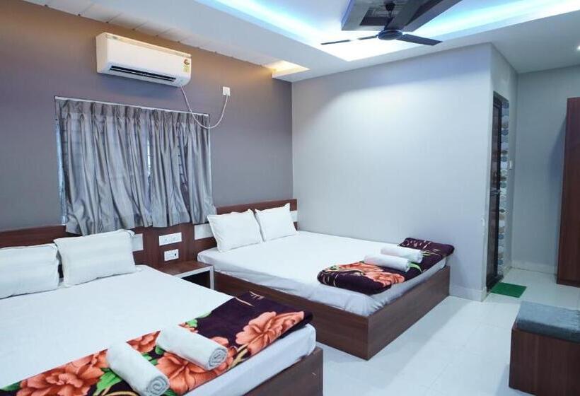 اتاق لوکس چهار تخته, Diya Lodge !! Near Toy Train Park !! New Digha !!