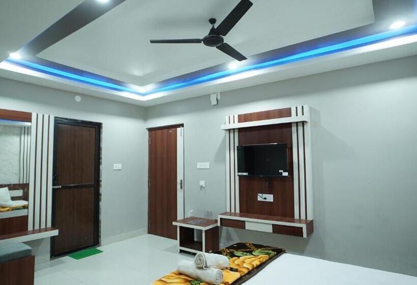 سوییت, Diya Lodge !! Near Toy Train Park !! New Digha !!