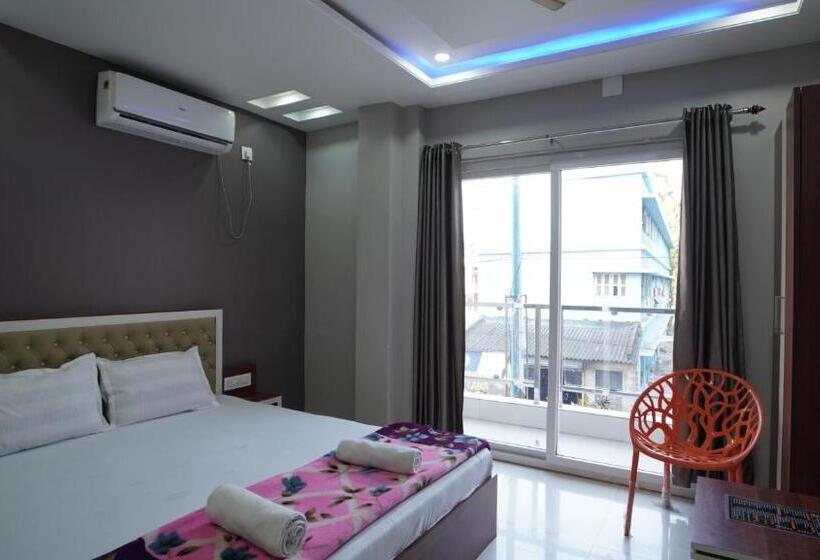 اتاق لوکس با تخت بزرگ, Diya Lodge !! Near Toy Train Park !! New Digha !!
