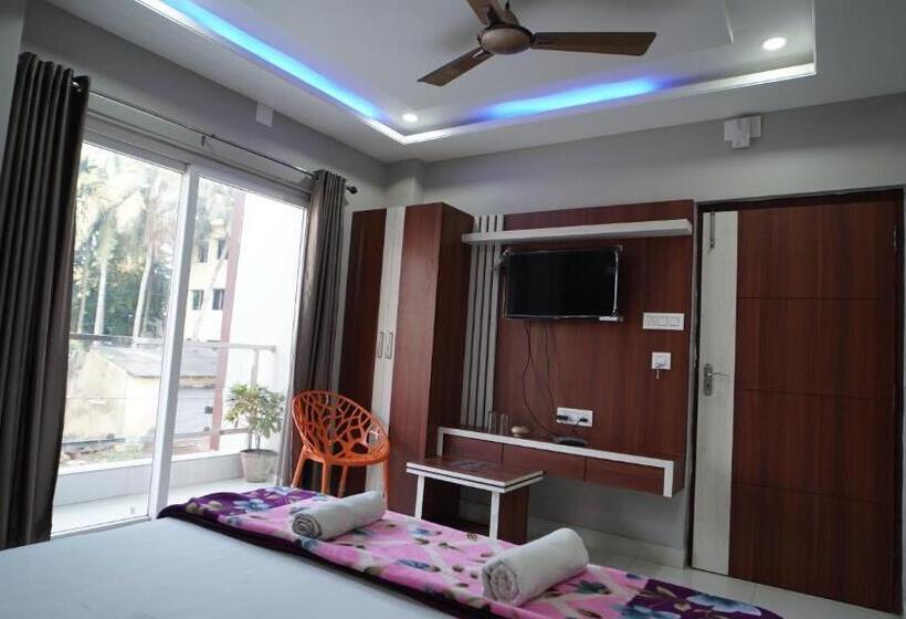 اتاق لوکس با تخت بزرگ, Diya Lodge !! Near Toy Train Park !! New Digha !!