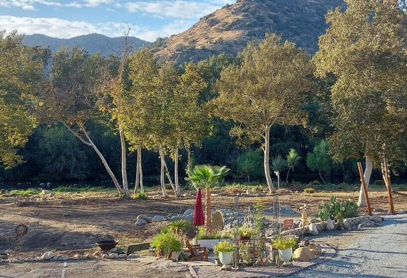 بانگلوی استاندارد, Sequoia River Front Cabins