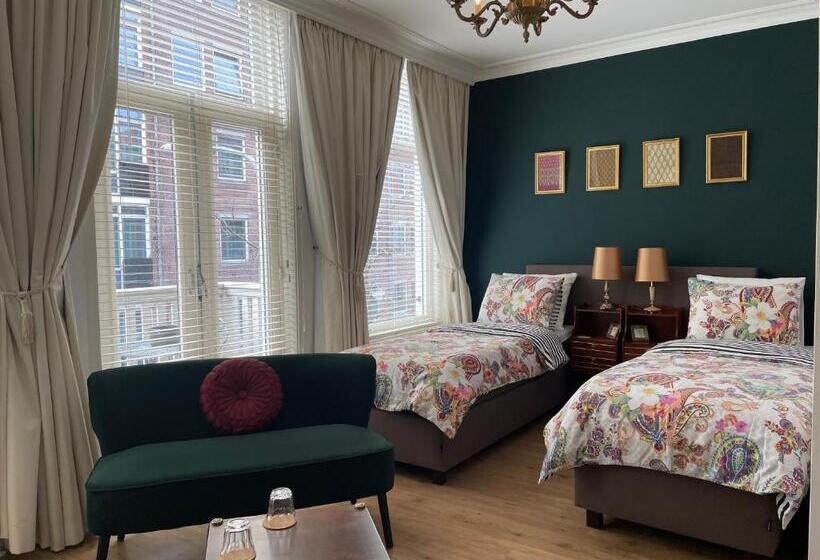 اتاق لوکس با بالکن, Comfortable Stylish Room In City Centre Of The Hague