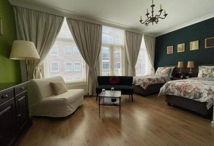 اتاق لوکس با بالکن, Comfortable Stylish Room In City Centre Of The Hague