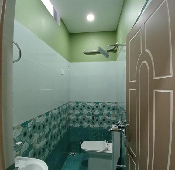 اتاق استاندارد سه نفره, Banjara Inn