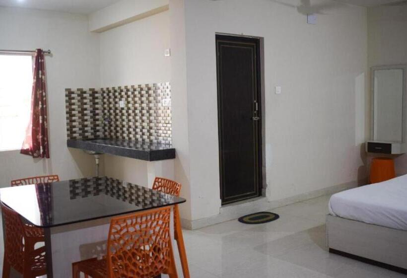 اتاق لوکس, Grand Resort Puri   Swimming Pool And Garden, Near Sea Beach And Temple Fully Air Conditioned