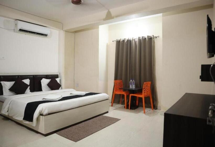اتاق لوکس, Grand Resort Puri   Swimming Pool And Garden, Near Sea Beach And Temple Fully Air Conditioned