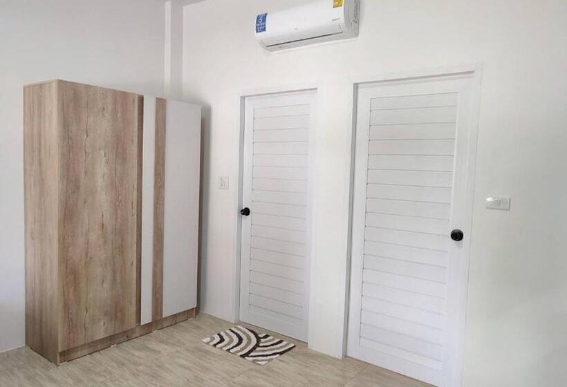 اتاق استاندارد, The 133 Home