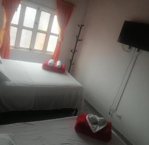 اتاق استاندارد چهار تخته, Hostal Donde Alejo