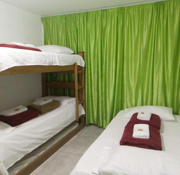 اتاق خانوادگی, Hostal Donde Alejo