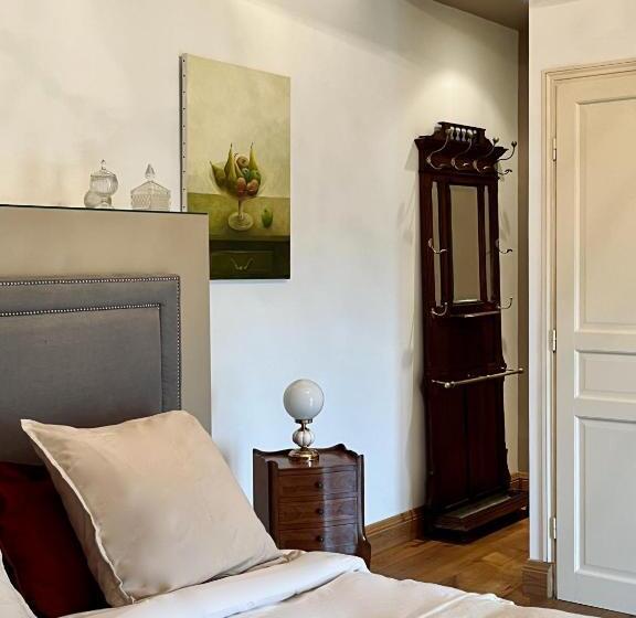 标准间, Maison Adrienne