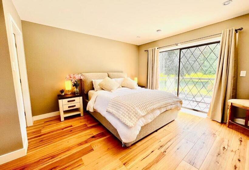 اتاق استاندارد با بالکن و چشم‌انداز دریا, Oceanside Manor   Fancy Room   Golf Course & Beach View