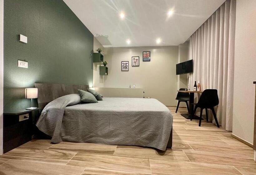 اتاق لوکس, Qualora Room & Suite