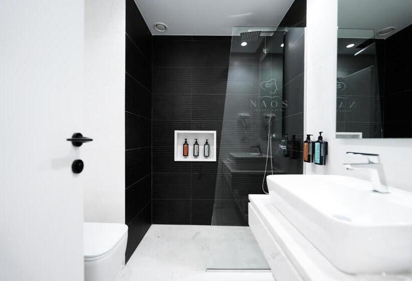 اتاق لوکس خانوادگی, Naos Luxury