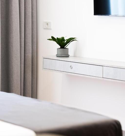 اتاق لوکس خانوادگی, Naos Luxury