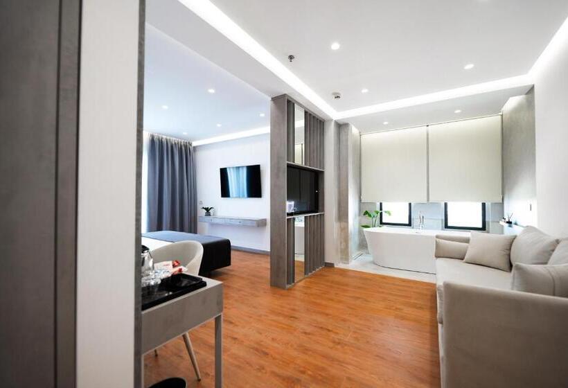 سوییت, Naos Luxury