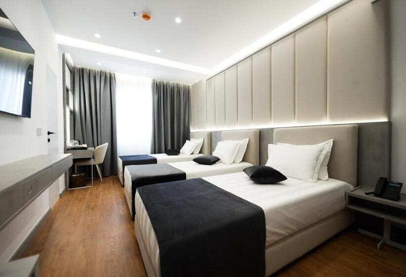 اتاق استاندارد سه نفره, Naos Luxury