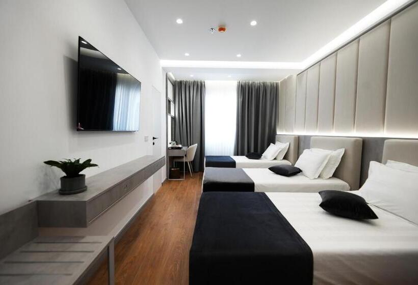 اتاق استاندارد سه نفره, Naos Luxury