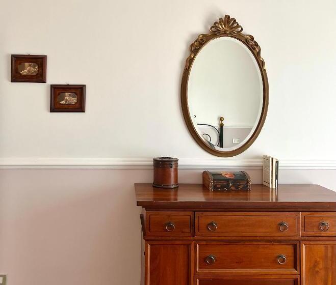 اتاق استاندارد با بالکن, Ivy S House B&b