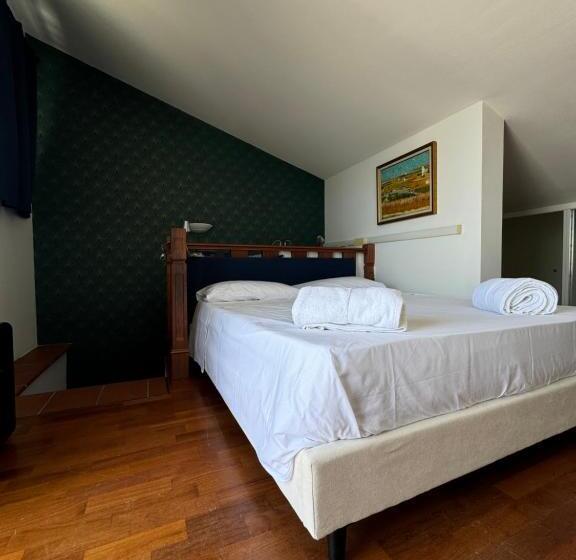 اتاق لوکس با چشم‌انداز دریا, Ivy S House B&b