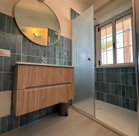 اتاق لوکس با چشم‌انداز دریا, Ivy S House B&b
