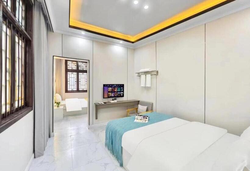 سوییت دوبلکس, 聚贤居客栈 Fenghuang Juxianju Inn