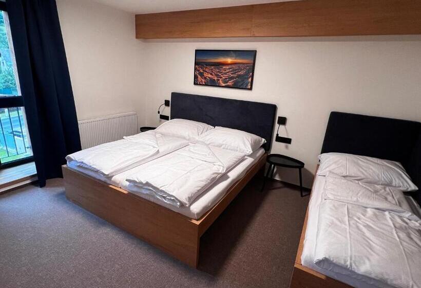 اتاق خانوادگی, Apartmány šestka