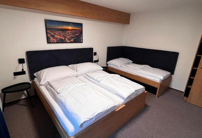 اتاق خانوادگی, Apartmány šestka
