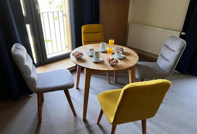 اتاق خانوادگی, Apartmány šestka