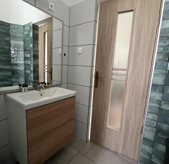اتاق پریمیوم چهارنفره, Délceg Réce Mini