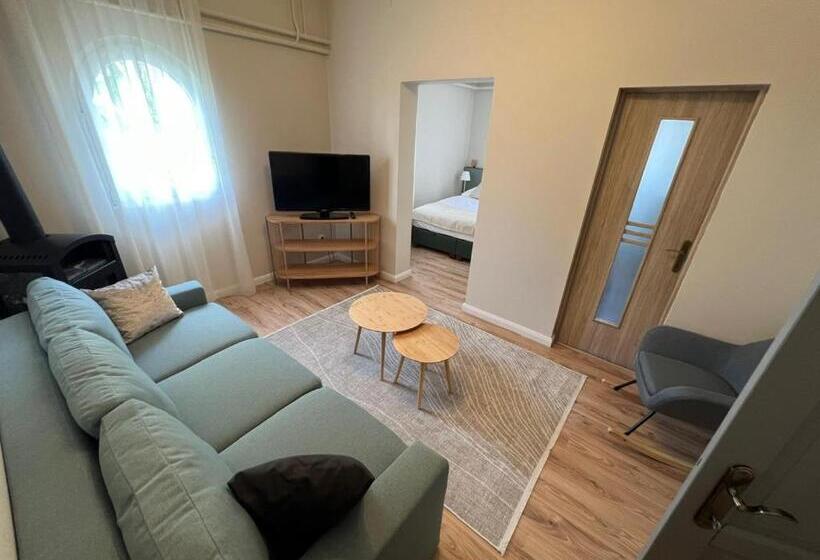 اتاق پریمیوم چهارنفره, Délceg Réce Mini