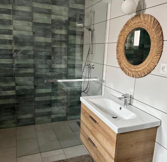 سوییت خانوادگی, Délceg Réce Mini