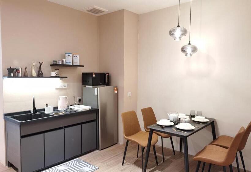 اتاق لوکس با تخت بزرگ, Bangsar Trade Centre By Airhost