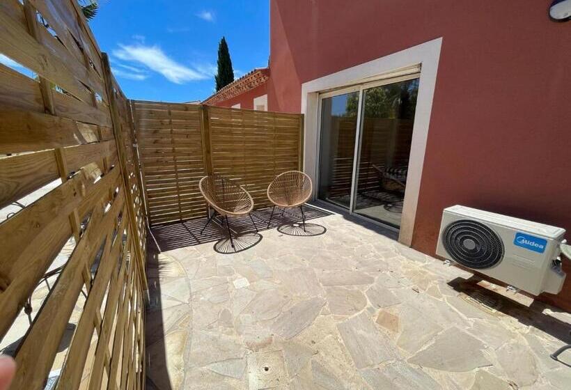 استودیو استاندارد با تراس, La Casa Bella