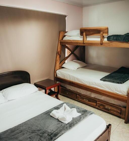 اتاق خانوادگی, Casa Hotel Hostal Del Cafe