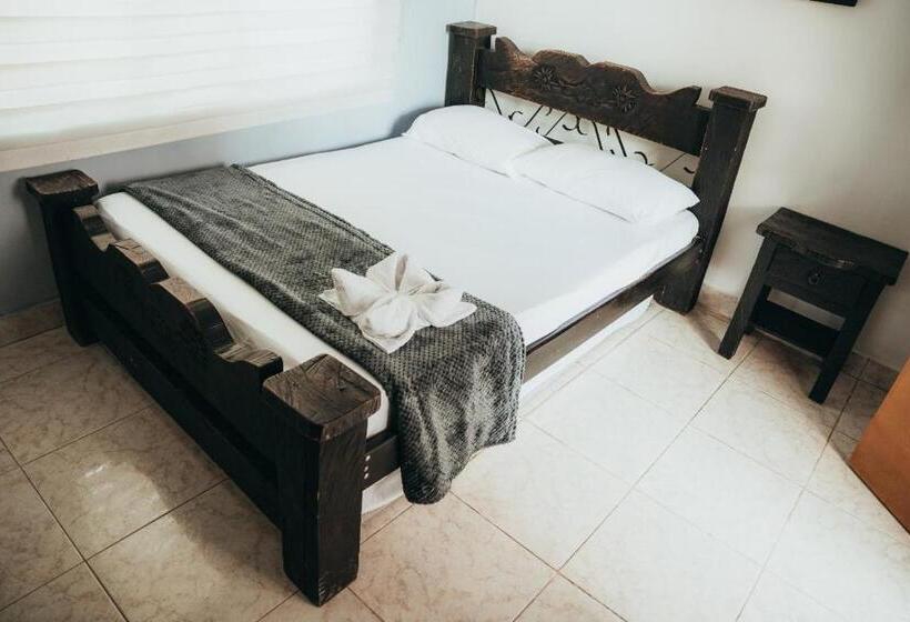 اتاق استاندارد سه نفره, Casa Hotel Hostal Del Cafe