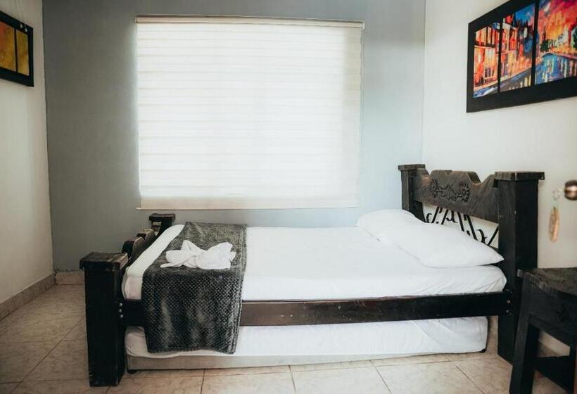 اتاق استاندارد سه نفره, Casa Hotel Hostal Del Cafe