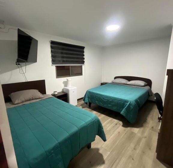 اتاق استاندارد سه نفره, Hostal The Marys House