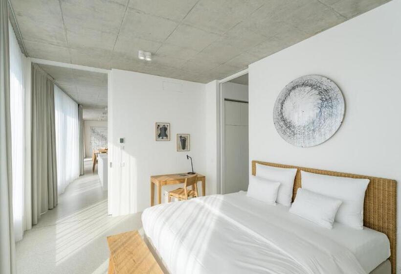 1 Bedroom Penthouse Apartment, Wilmina Suites