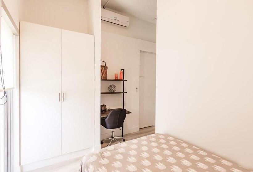 تختخواب در اتاق مشترک, Aerie Apartments