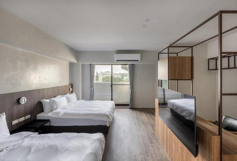 اتاق لوکس چهار تخته, H Suite Inn