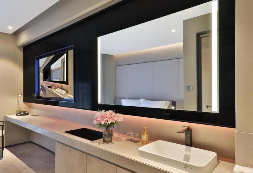 اتاق استاندارد با بالکن, Crystal Orange Hotel   Shanghai The Bund Jinling East Road